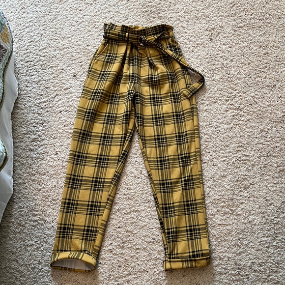 High waisted yellow and black plaid belted pants - Picture 1 of 4